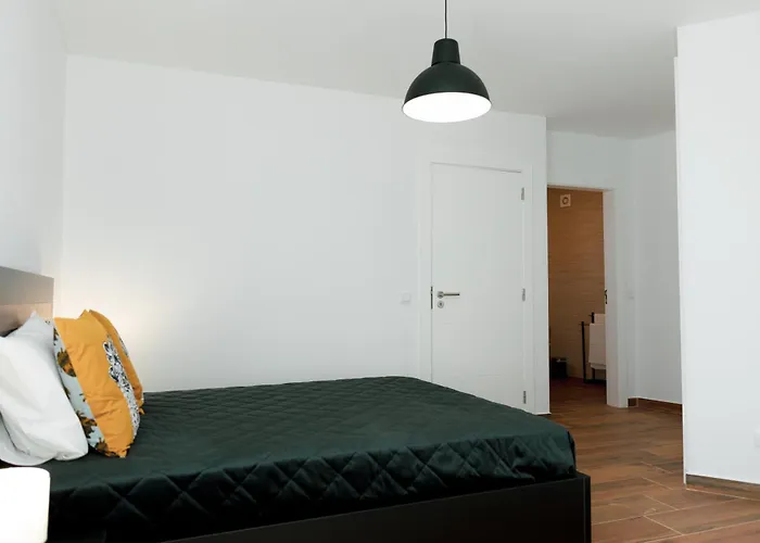 Gold Apartment Ferrel II