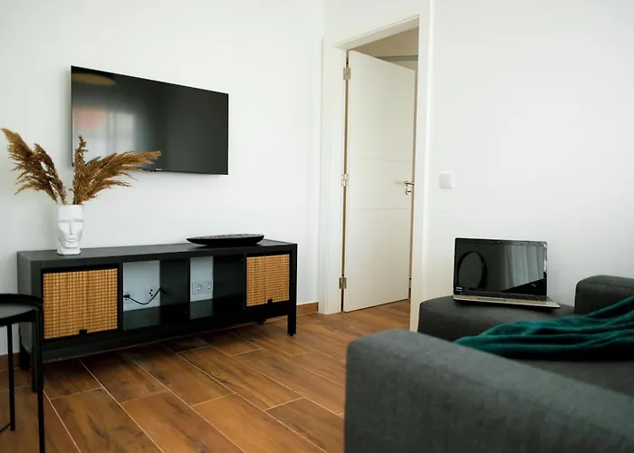 Gold Apartment Ferrel II